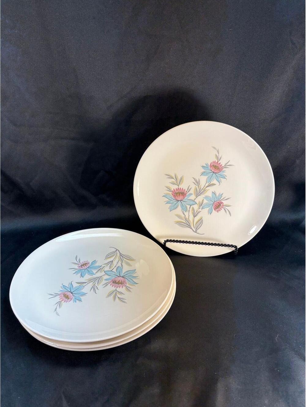 161 -4!! Steubenville Pottery Co Fairlane dinner plate pink and blue floral